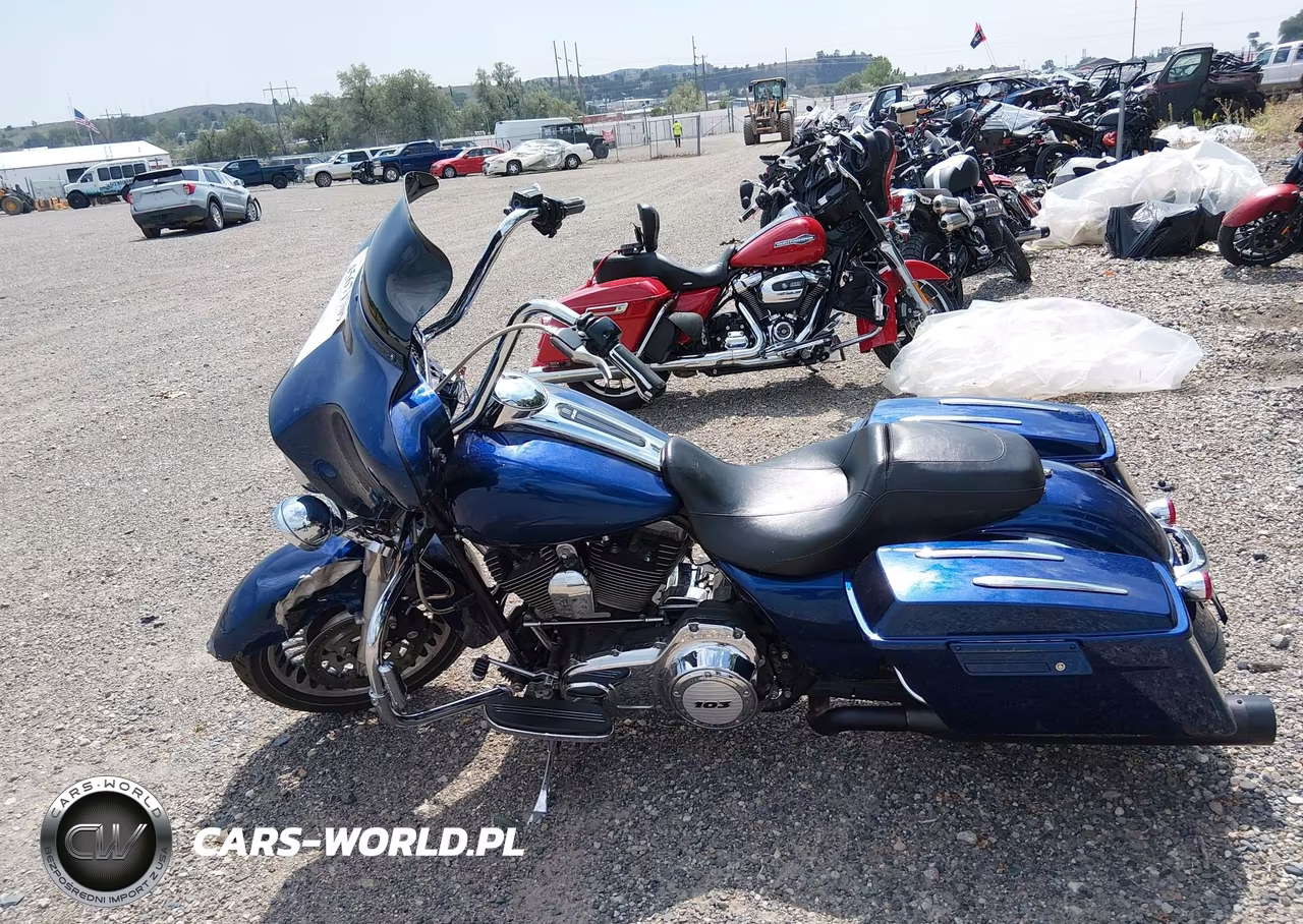2012 Harley-Davidson Flhx Street Glide VIN:1HD1KBM10CB678445 - 13