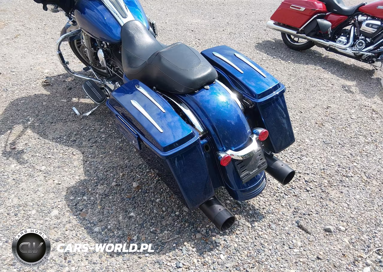 2012 Harley-Davidson Flhx Street Glide VIN:1HD1KBM10CB678445 - 3