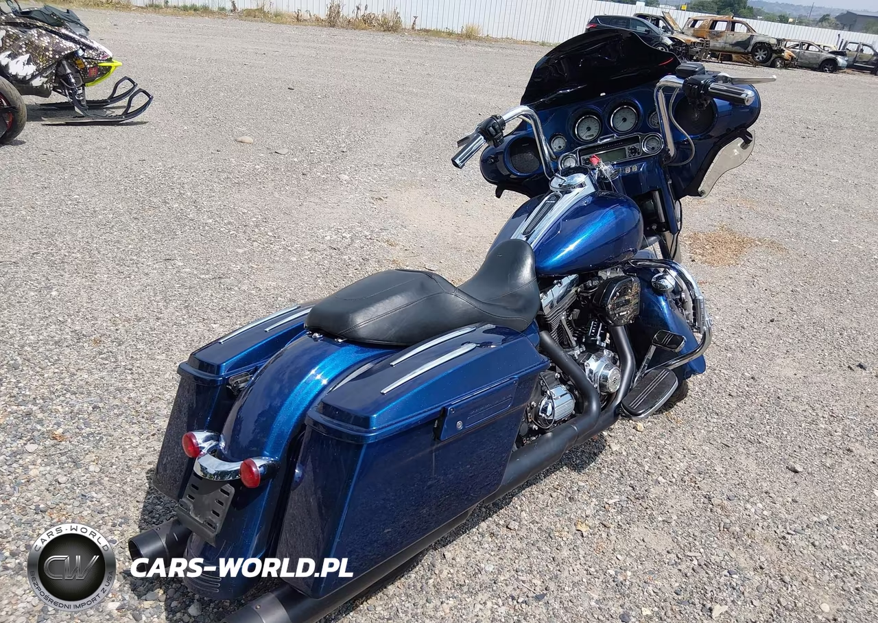 2012 Harley-Davidson Flhx Street Glide VIN:1HD1KBM10CB678445 - 4