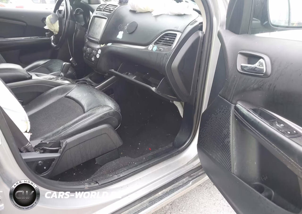 2020 Dodge Journey Crossroad VIN:3C4PDCGB7LT267834 - 5