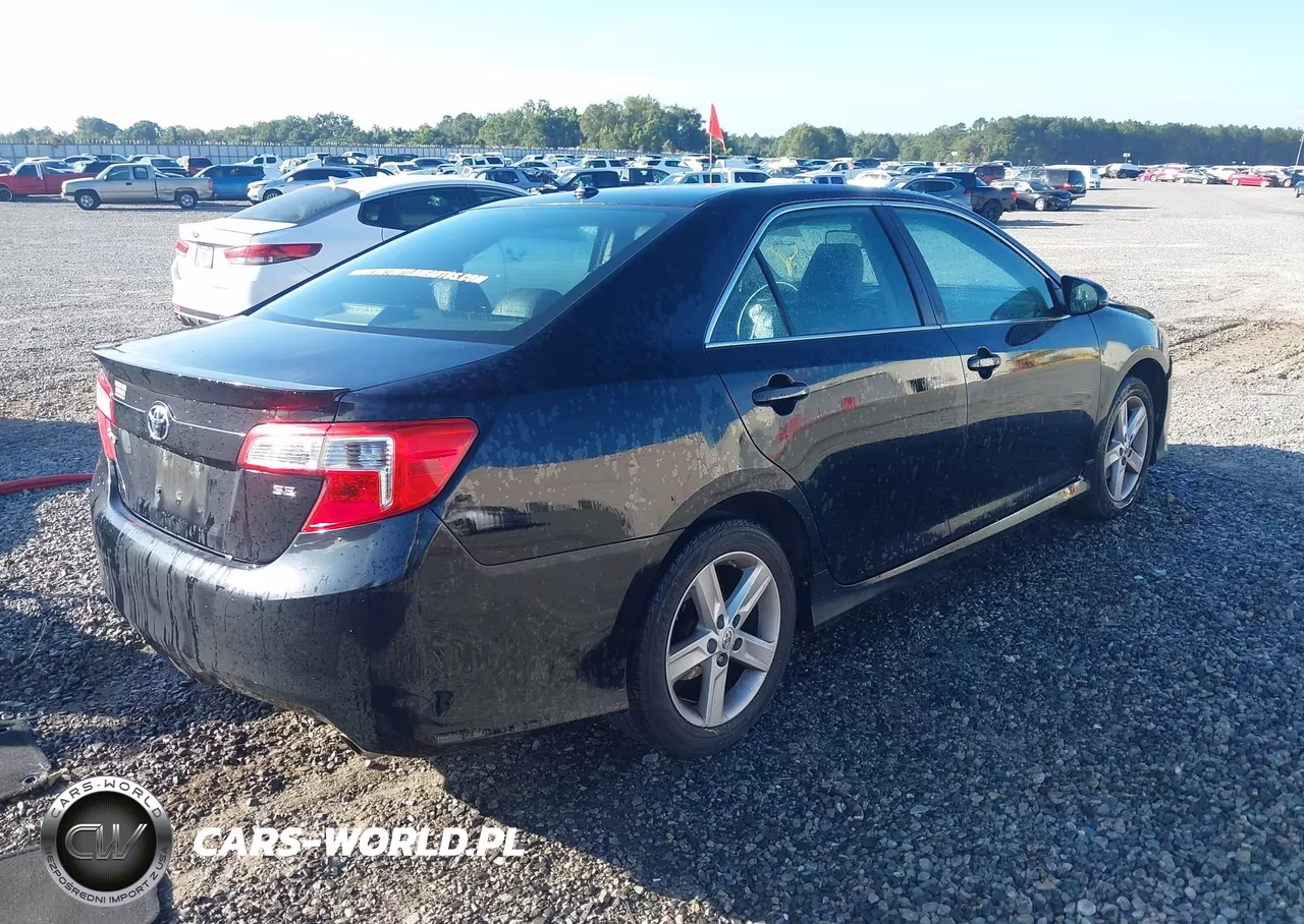 2014 Toyota Camry Se VIN:4T1BF1FK0EU846727 - 4