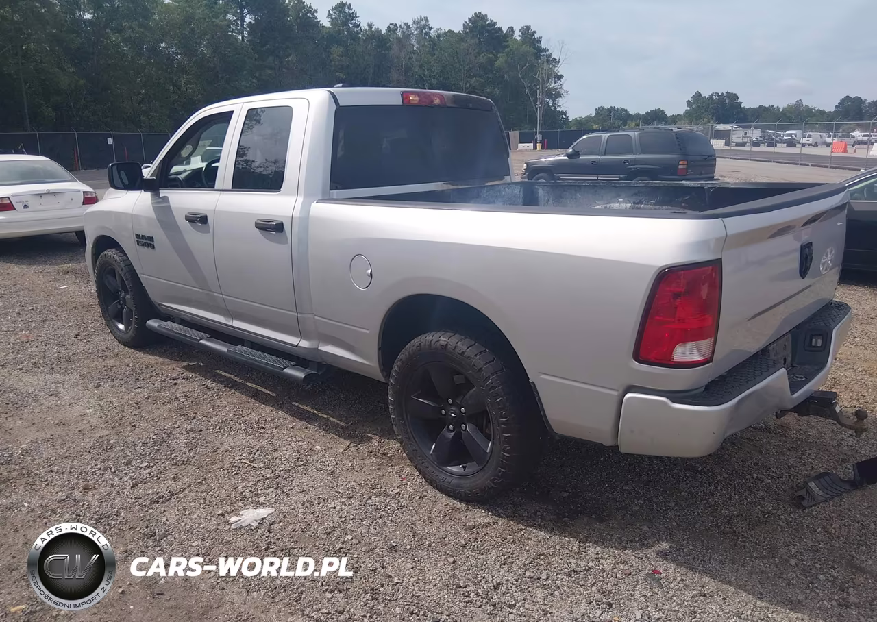 2018 Ram 1500 Express 4X2 6'4 Box VIN:1C6RR6FG2JS337285 - 3
