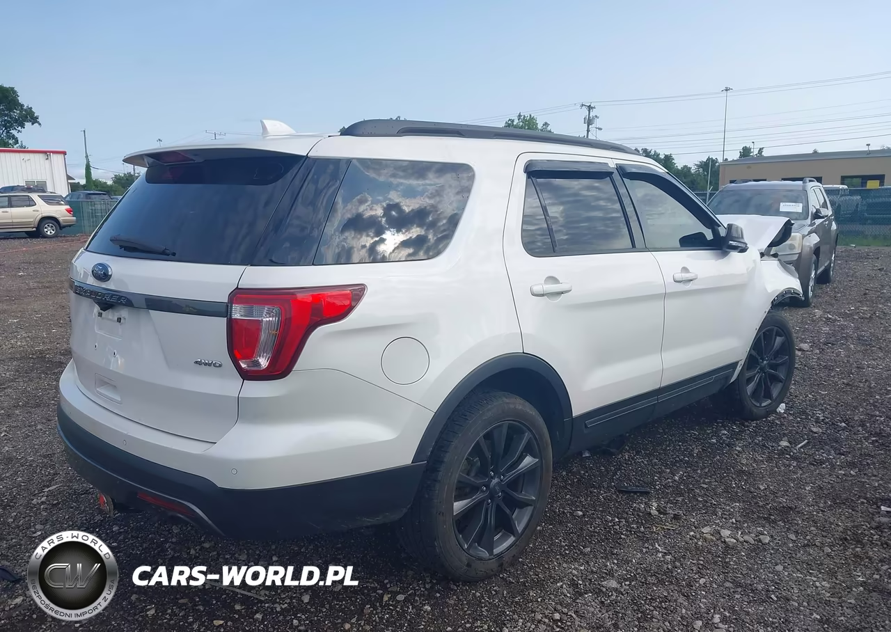 2017 Ford Explorer Xlt VIN:1FM5K8D80HGB84241 - 4