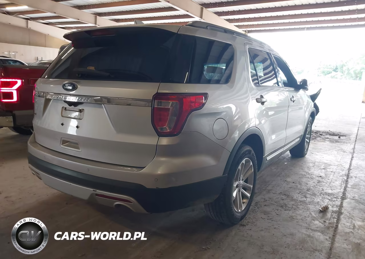 2017 Ford Explorer Xlt VIN:1FM5K7D89HGD01664 - 4