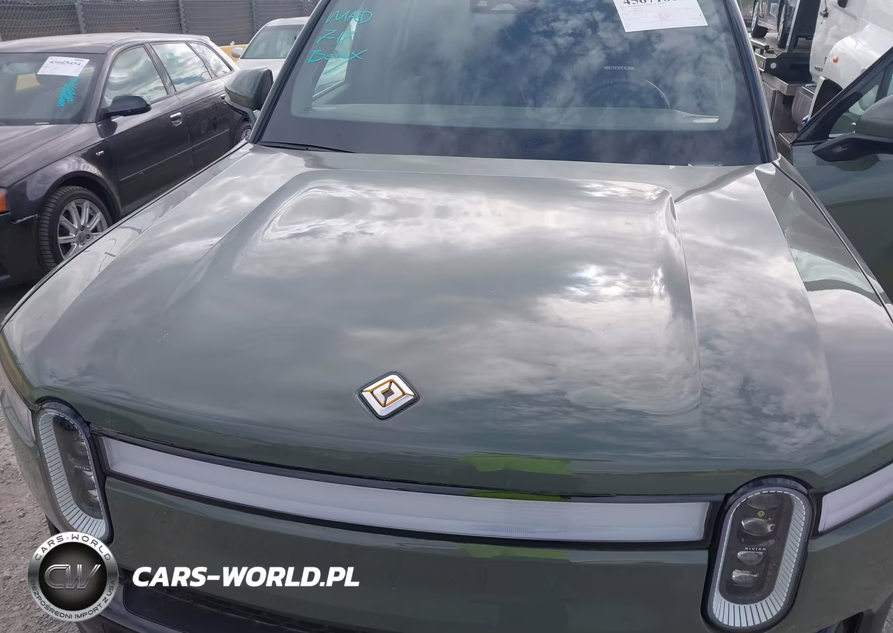 2023 Rivian R1S Launch Edition VIN:7PDSGABL6PN000530 - 10