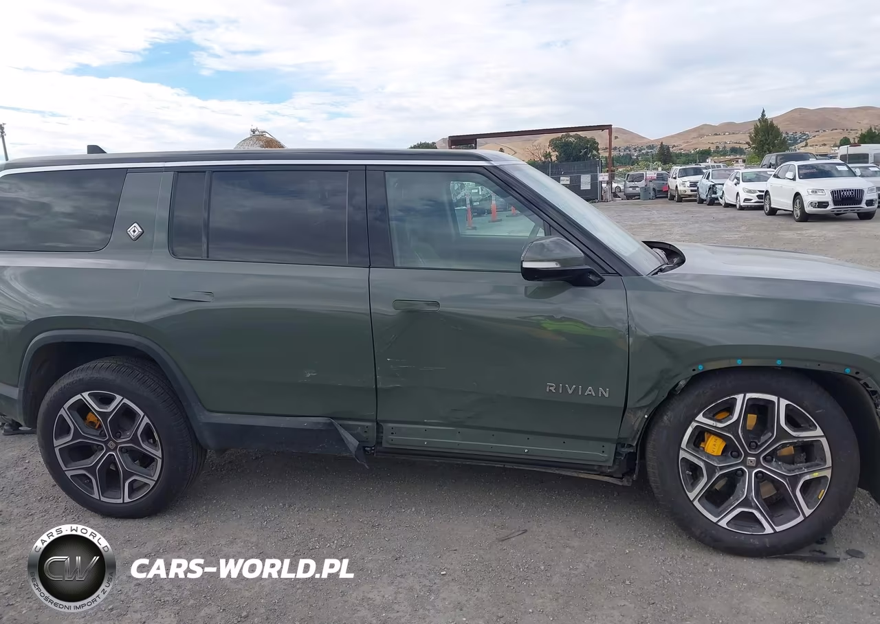 2023 Rivian R1S Launch Edition VIN:7PDSGABL6PN000530 - 13