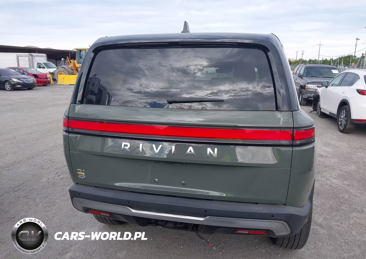 2023 Rivian R1S Launch Edition VIN:7PDSGABL6PN000530 - 16