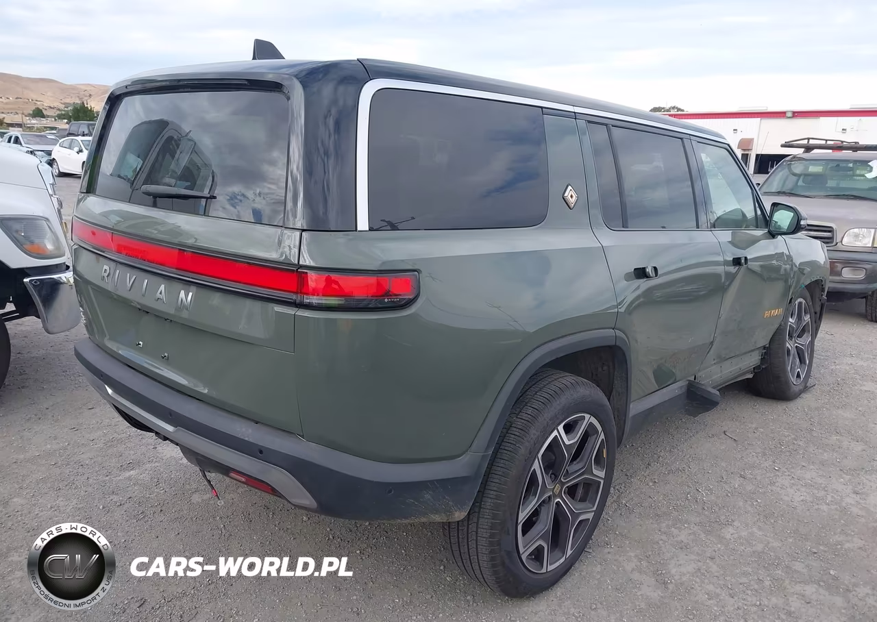2023 Rivian R1S Launch Edition VIN:7PDSGABL6PN000530 - 4