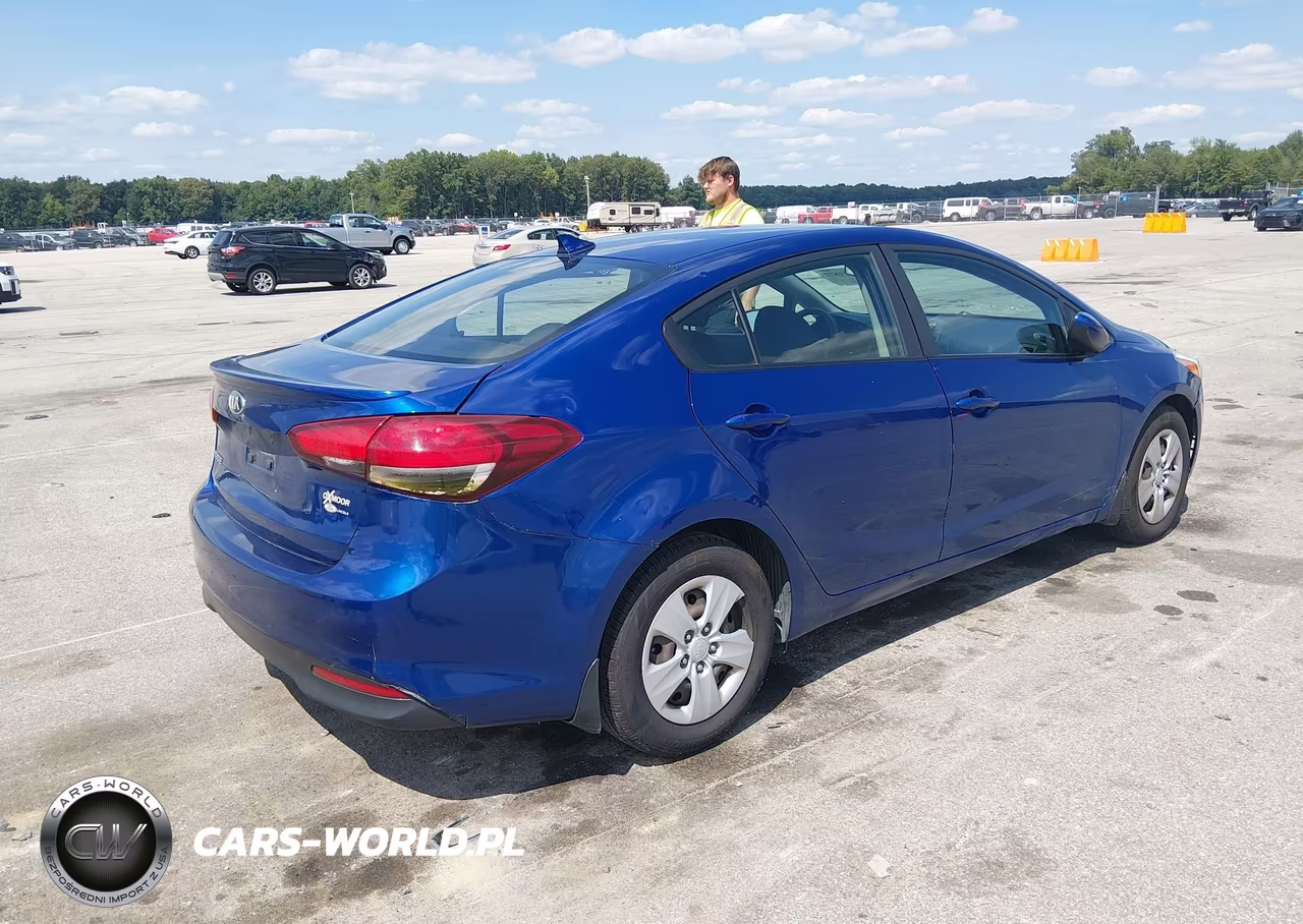 2017 Kia Forte Lx VIN:3KPFK4A70HE086131 - 4