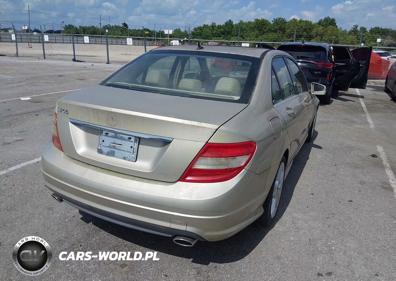2011 Mercedes-Benz C 300 Luxury-Sport VIN:WDDGF5EB5BR159119 - 4