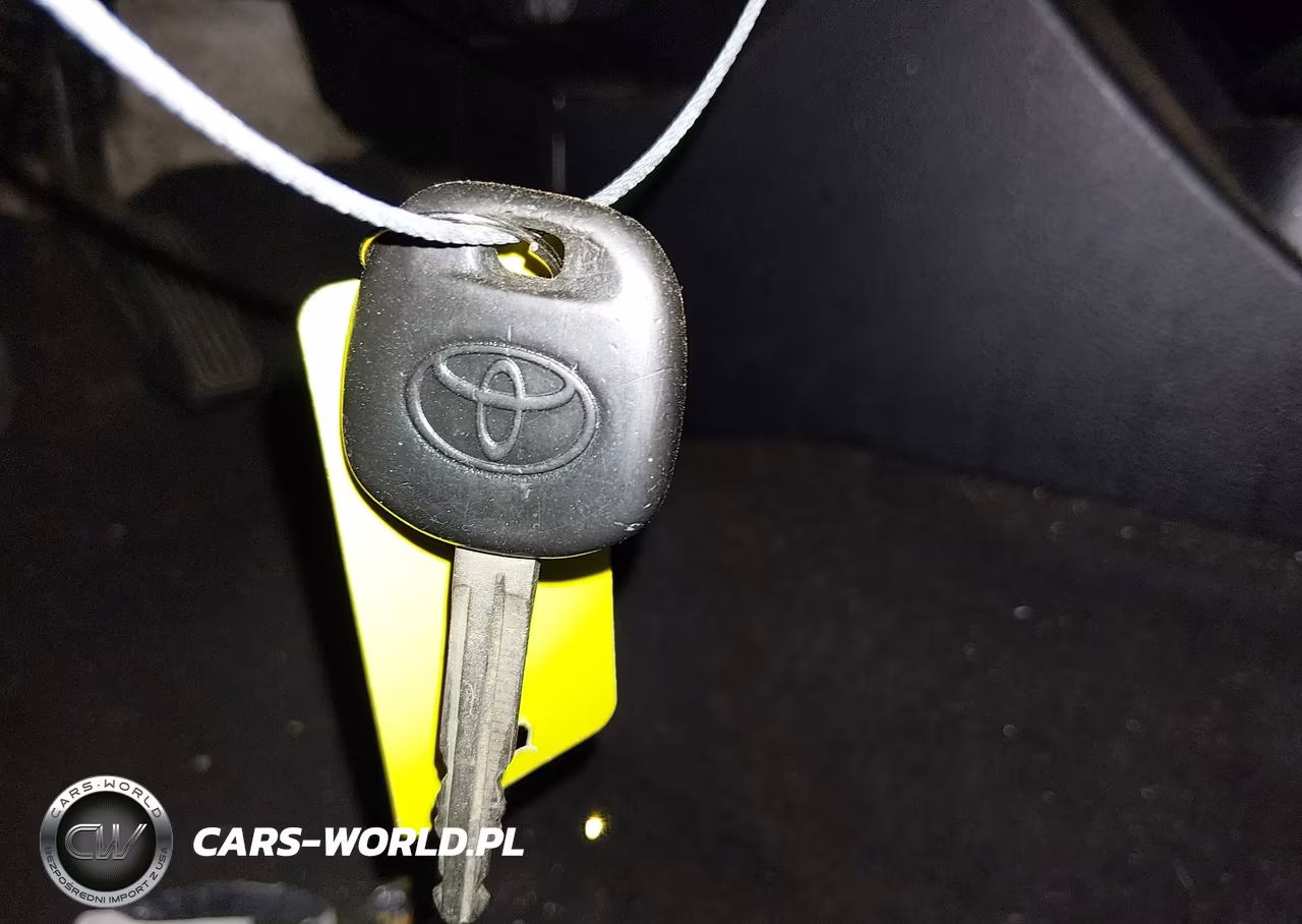 2018 Toyota Tacoma Sr VIN:5TFRX5GN0JX117622 - 11