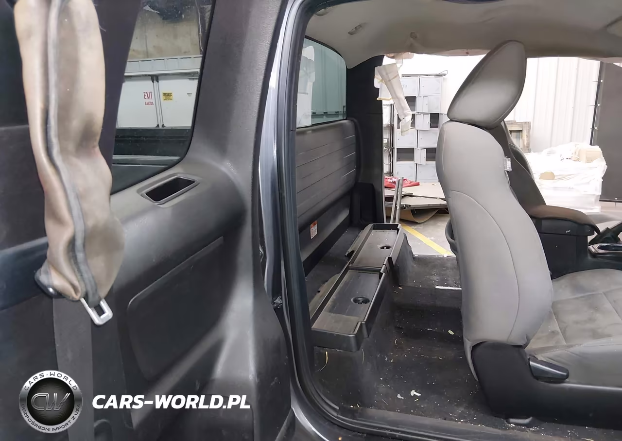2018 Toyota Tacoma Sr VIN:5TFRX5GN0JX117622 - 8