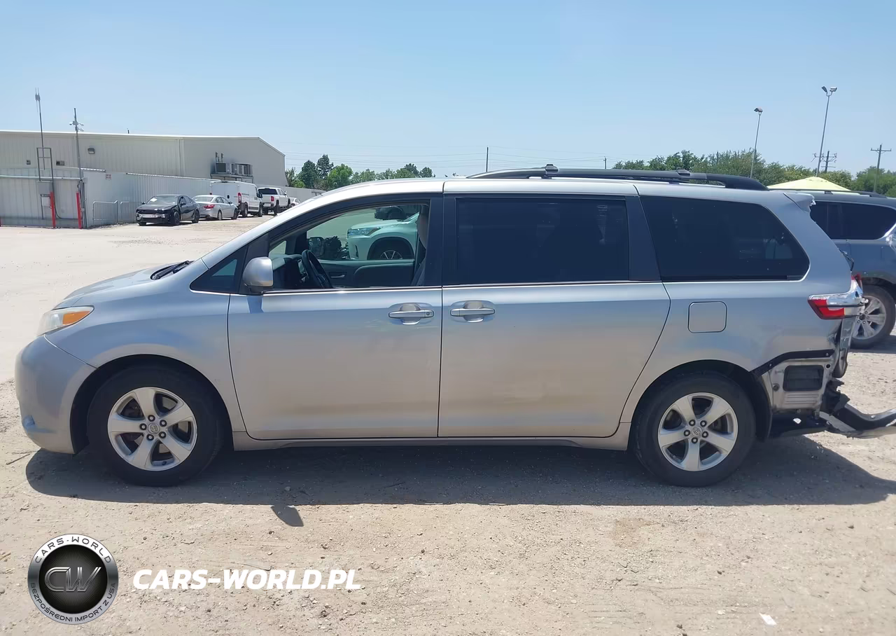 2017 Toyota Sienna Le 8 Passenger VIN:5TDKZ3DC1HS884981 - 14