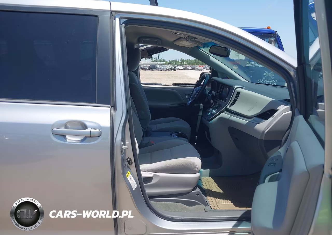 2017 Toyota Sienna Le 8 Passenger VIN:5TDKZ3DC1HS884981 - 5
