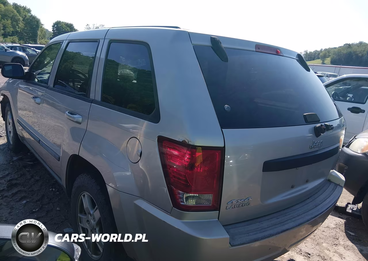 2007 Jeep Grand Cherokee Laredo VIN:1J8GR48K37C624782 - 3