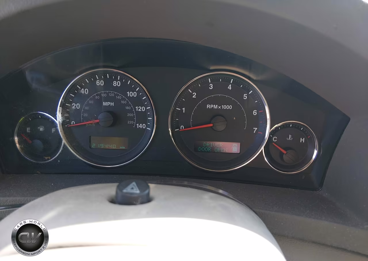 2007 Jeep Grand Cherokee Laredo VIN:1J8GR48K37C624782 - 7