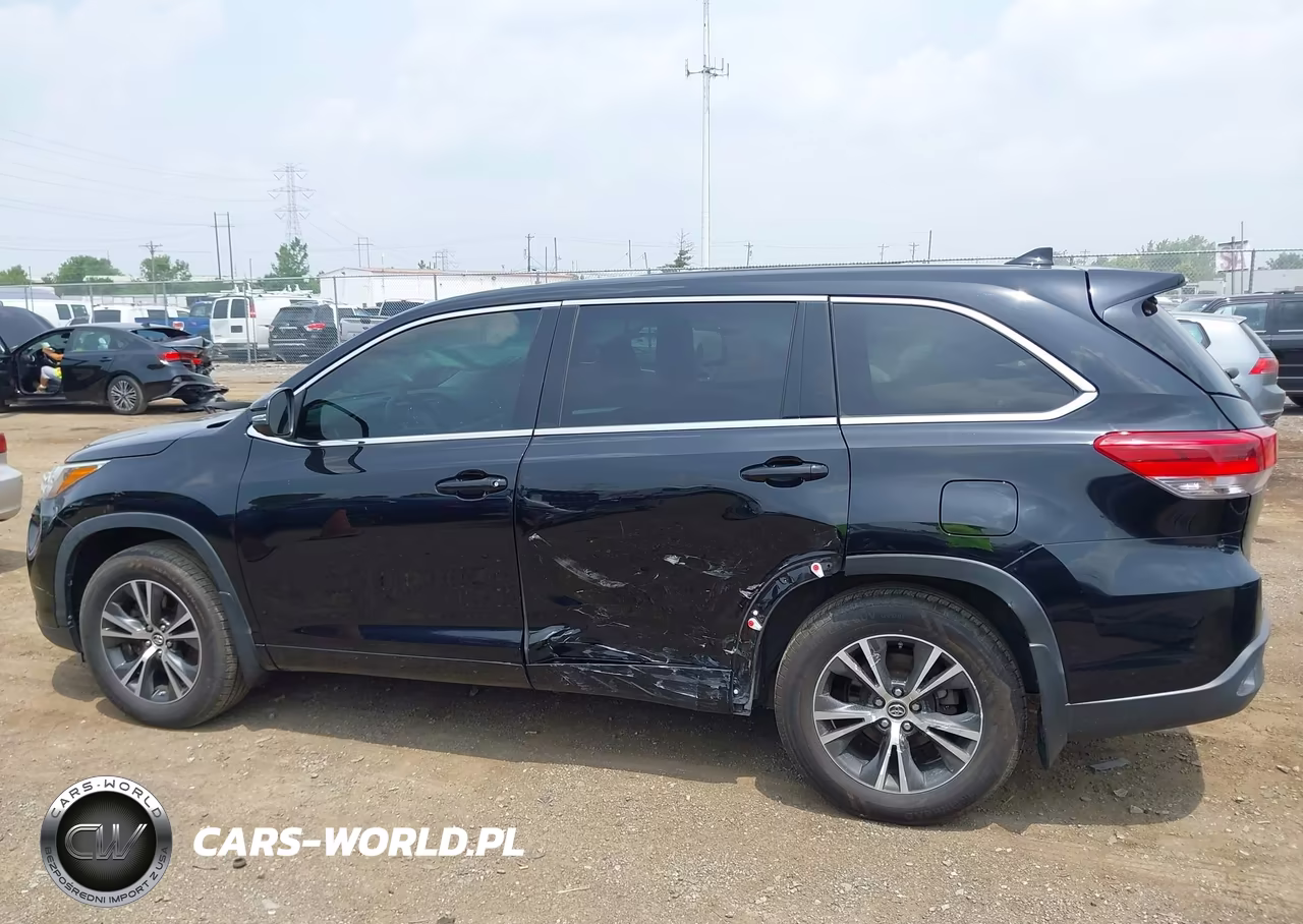 2017 Toyota Highlander Le Plus VIN:5TDBZRFH3HS427133 - 14