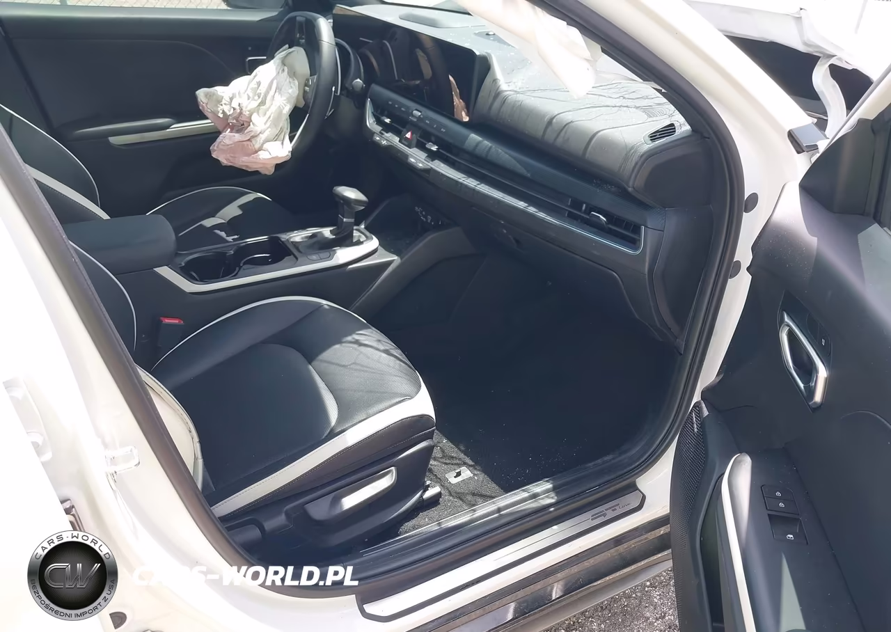 2026 Kia K4 Gt-Line Turbo VIN:3KPFU5DC6TE262858 - 5