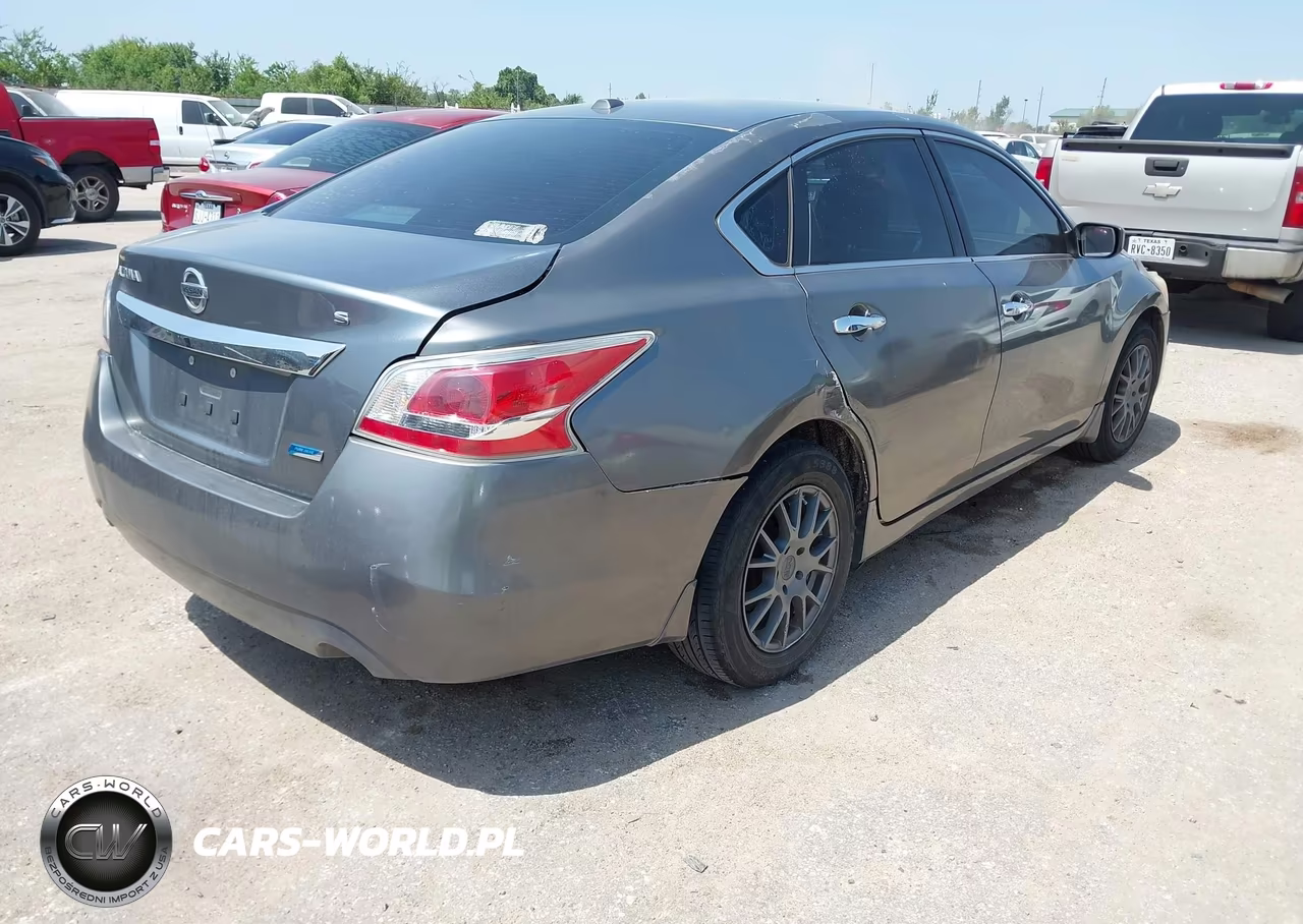2014 Nissan Altima 2.5 S VIN:1N4AL3AP5EN390490 - 4