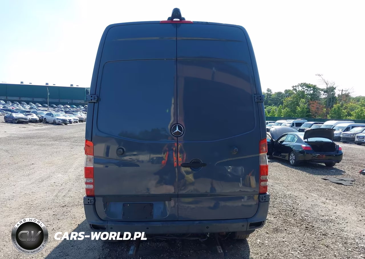 2018 Mercedes-Benz Sprinter 2500 Standard Roof V6 VIN:WD3PE7CDXJP647080 - 17