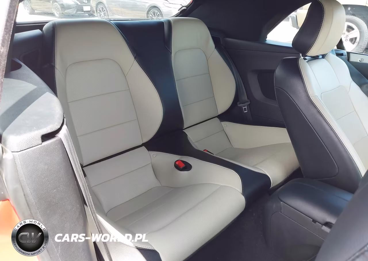 2019 Ford Mustang Ecoboost Premium VIN:1FATP8UH2K5205371 - 8