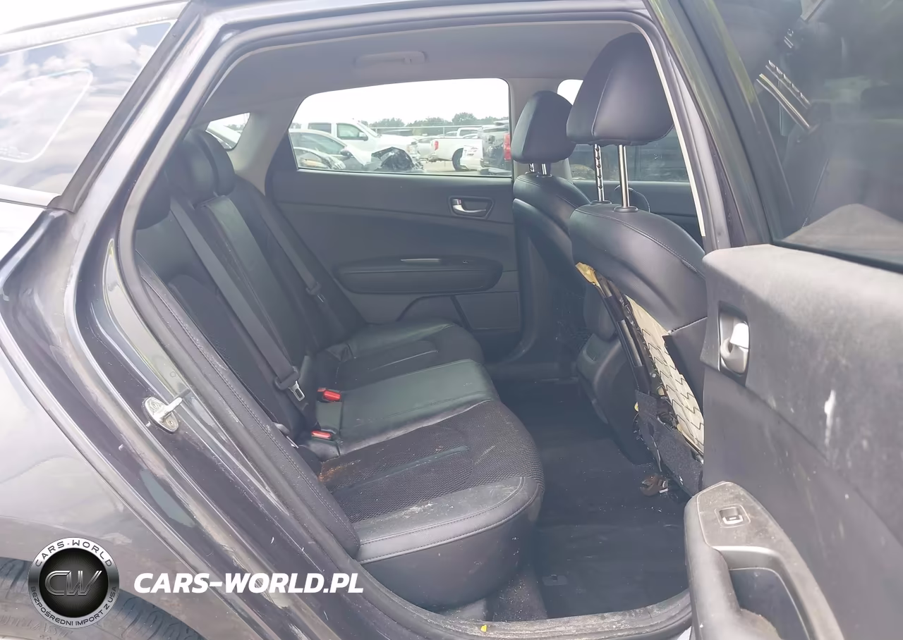 2019 Kia Optima S VIN:5XXGT4L31KG294139 - 8