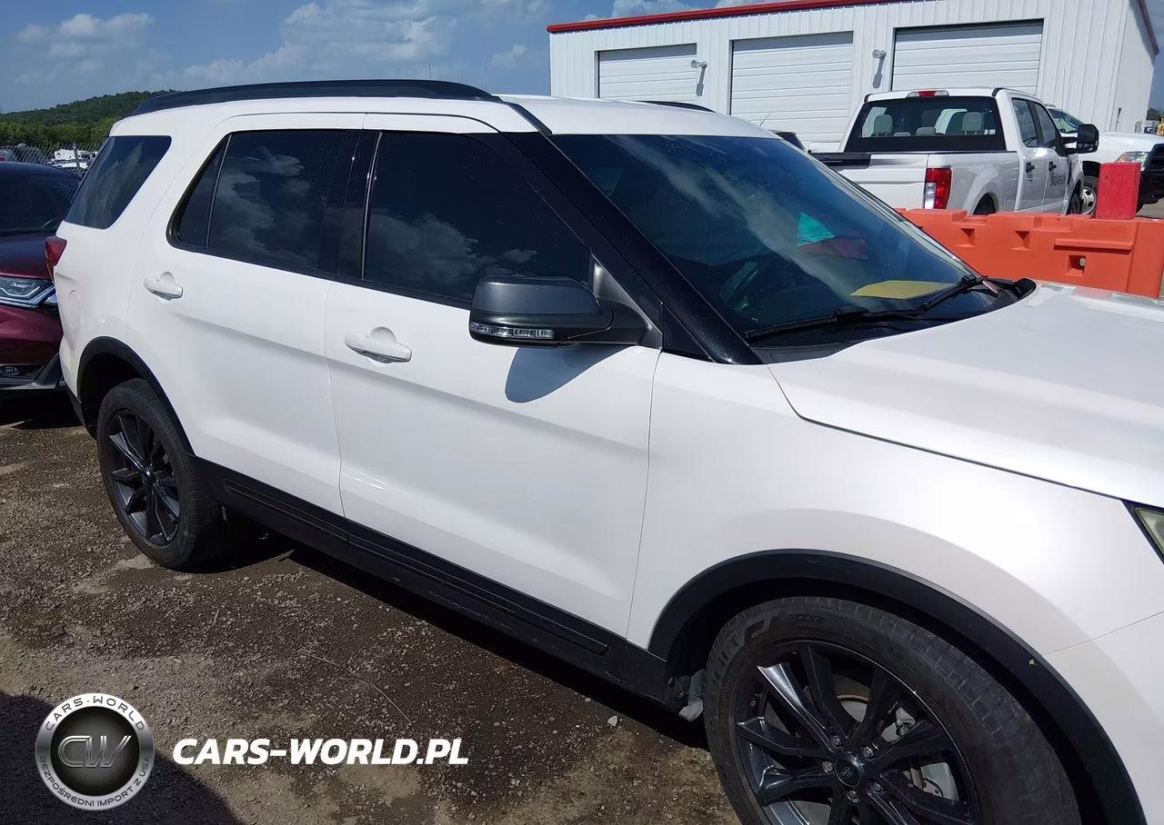 2017 Ford Explorer Xlt VIN:1FM5K7D8XHGB39429 - 13