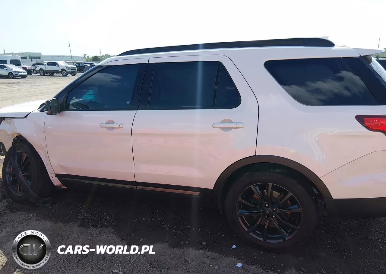2017 Ford Explorer Xlt VIN:1FM5K7D8XHGB39429 - 14