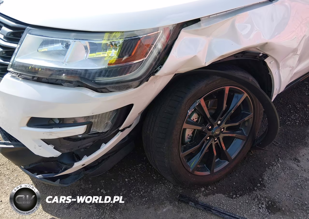 2017 Ford Explorer Xlt VIN:1FM5K7D8XHGB39429 - 6