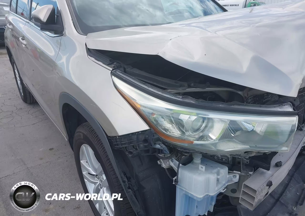 2015 Toyota Highlander Le VIN:5TDZARFH6FS017039 - 16