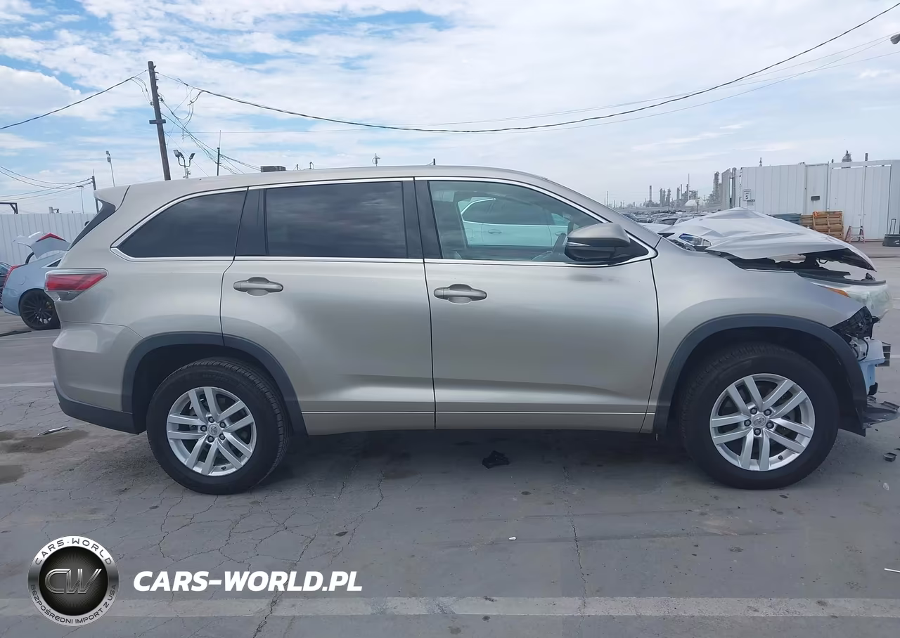 2015 Toyota Highlander Le VIN:5TDZARFH6FS017039 - 19