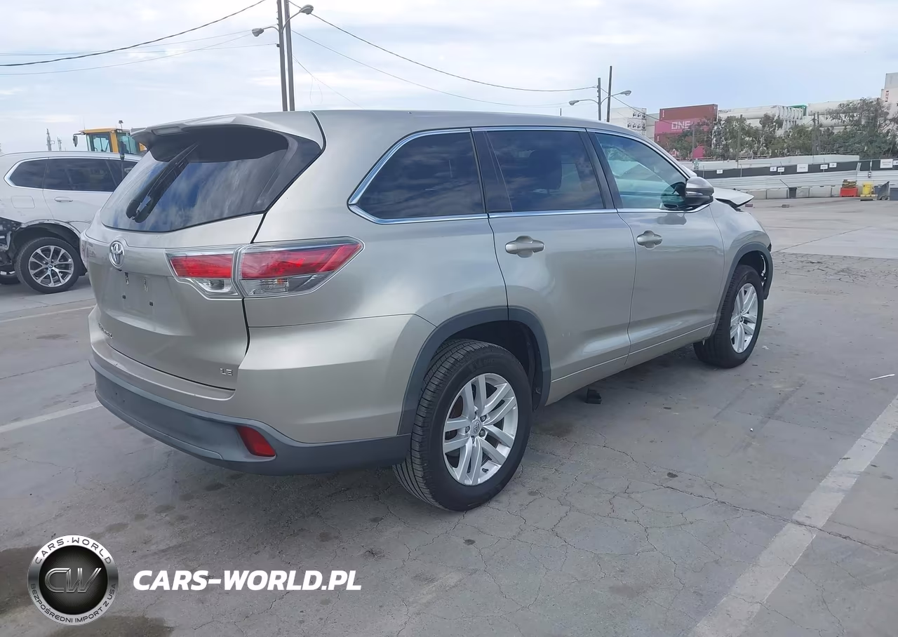 2015 Toyota Highlander Le VIN:5TDZARFH6FS017039 - 4