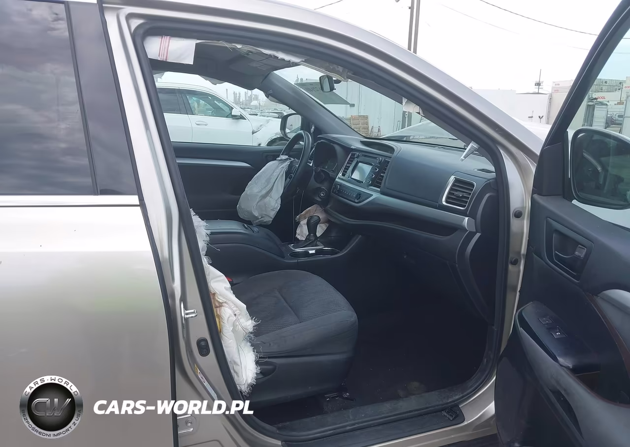 2015 Toyota Highlander Le VIN:5TDZARFH6FS017039 - 5