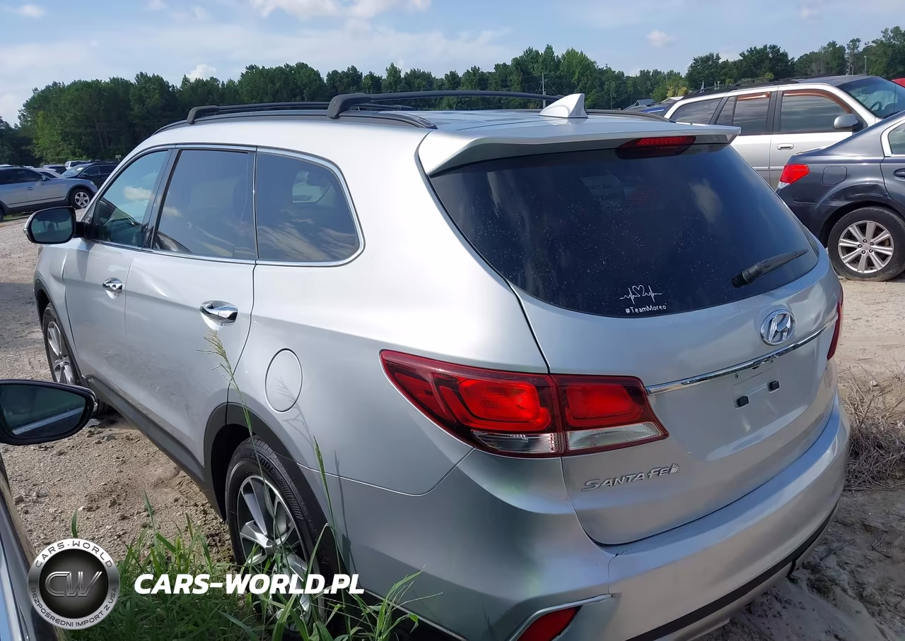 2018 Hyundai Santa Fe Se VIN:KM8SN4HF6JU266297 - 3