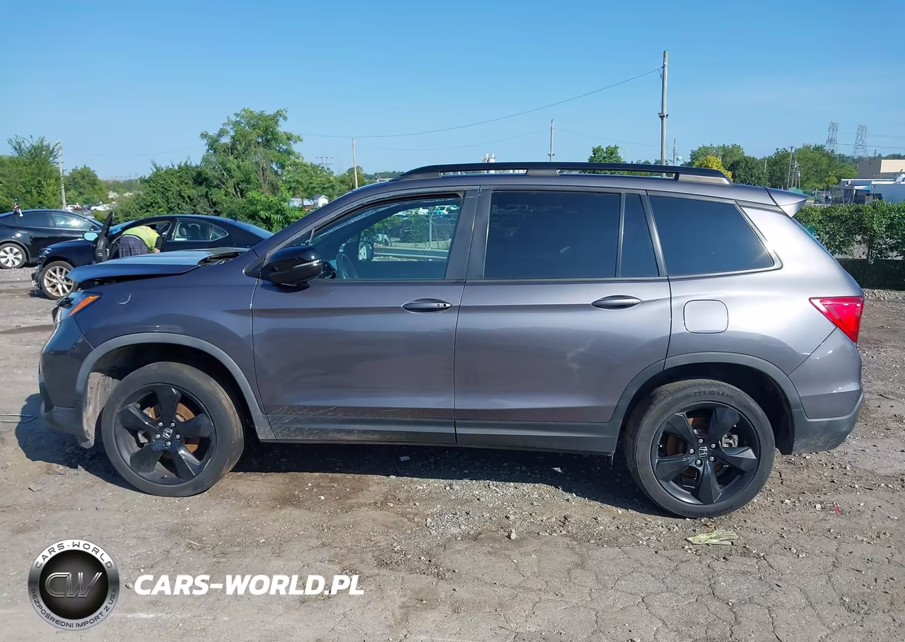 2019 Honda Passport Touring VIN:5FNYF8H98KB003767 - 13