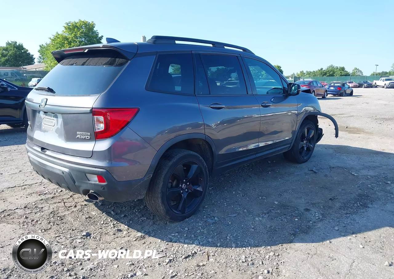 2019 Honda Passport Touring VIN:5FNYF8H98KB003767 - 4