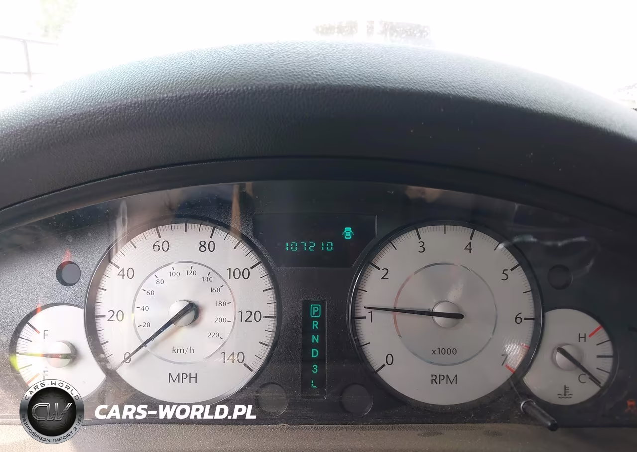 2010 Chrysler 300 Touring-Signature Series-Executive Series VIN:2C3CA5CV5AH147379 - 7
