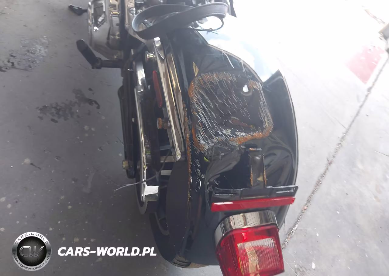 2019 Harley-Davidson Fxlr VIN:1HD1YNJ28KB067008 - 15