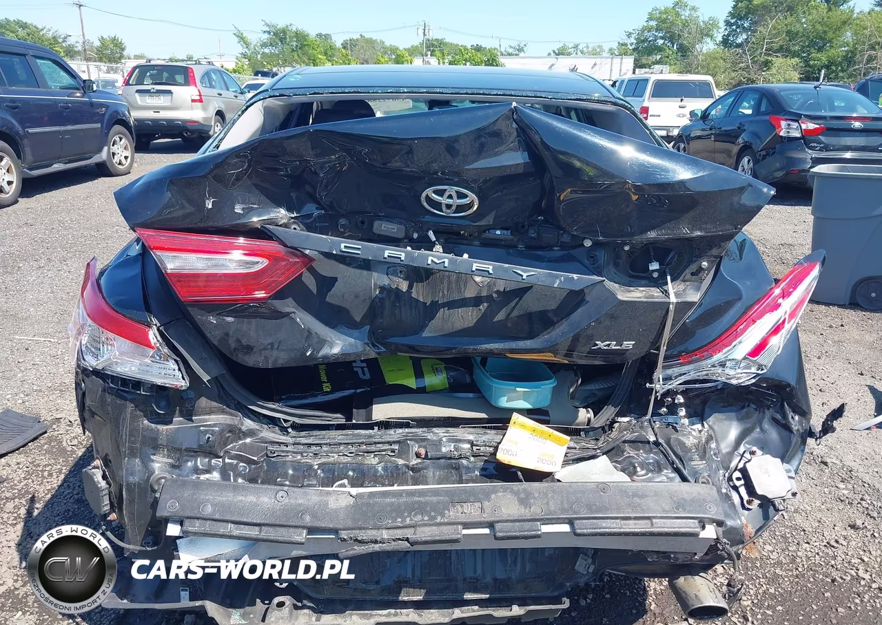 2018 Toyota Camry Xle VIN:4T1B11HK7JU041877 - 16