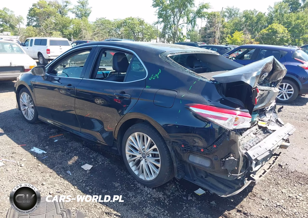 2018 Toyota Camry Xle VIN:4T1B11HK7JU041877 - 3
