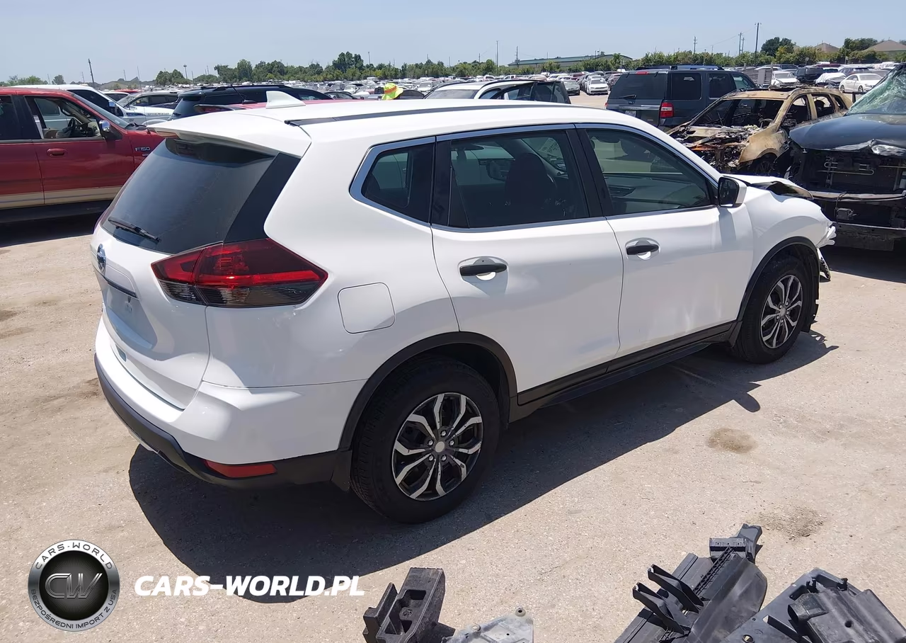 2019 Nissan Rogue S VIN:5N1AT2MT2KC796677 - 4