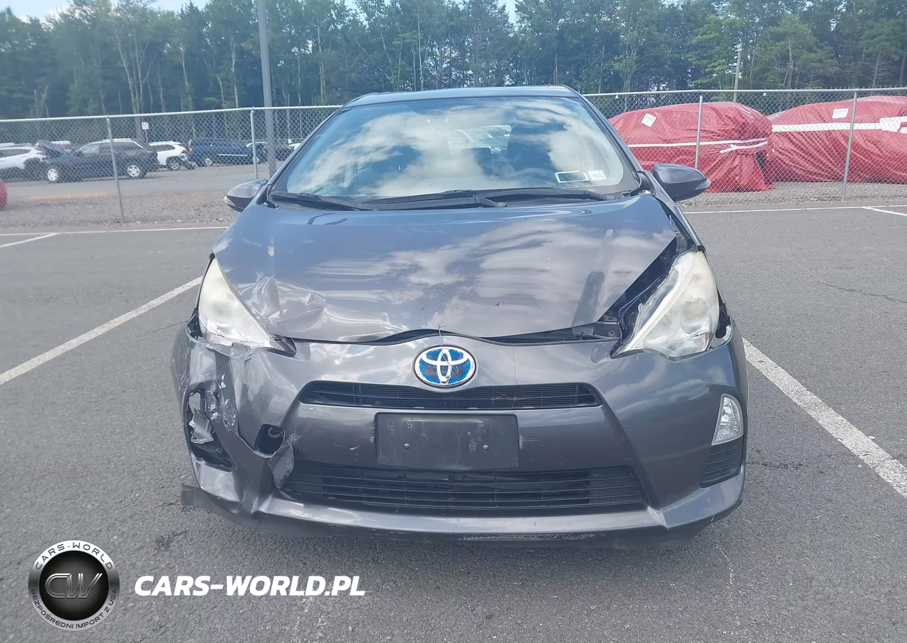 2013 Toyota Prius C Two VIN:JTDKDTB30D1040424 - 12