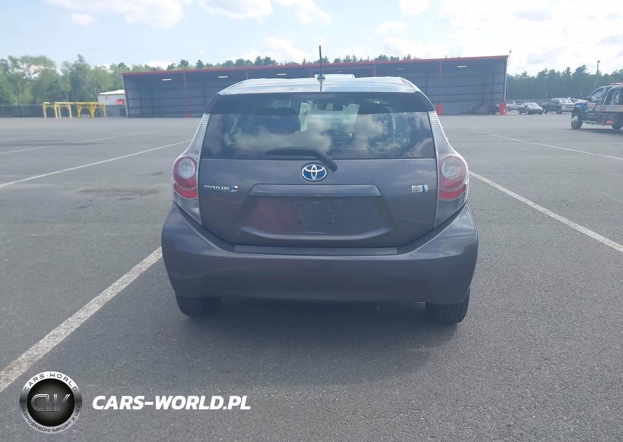 2013 Toyota Prius C Two VIN:JTDKDTB30D1040424 - 16