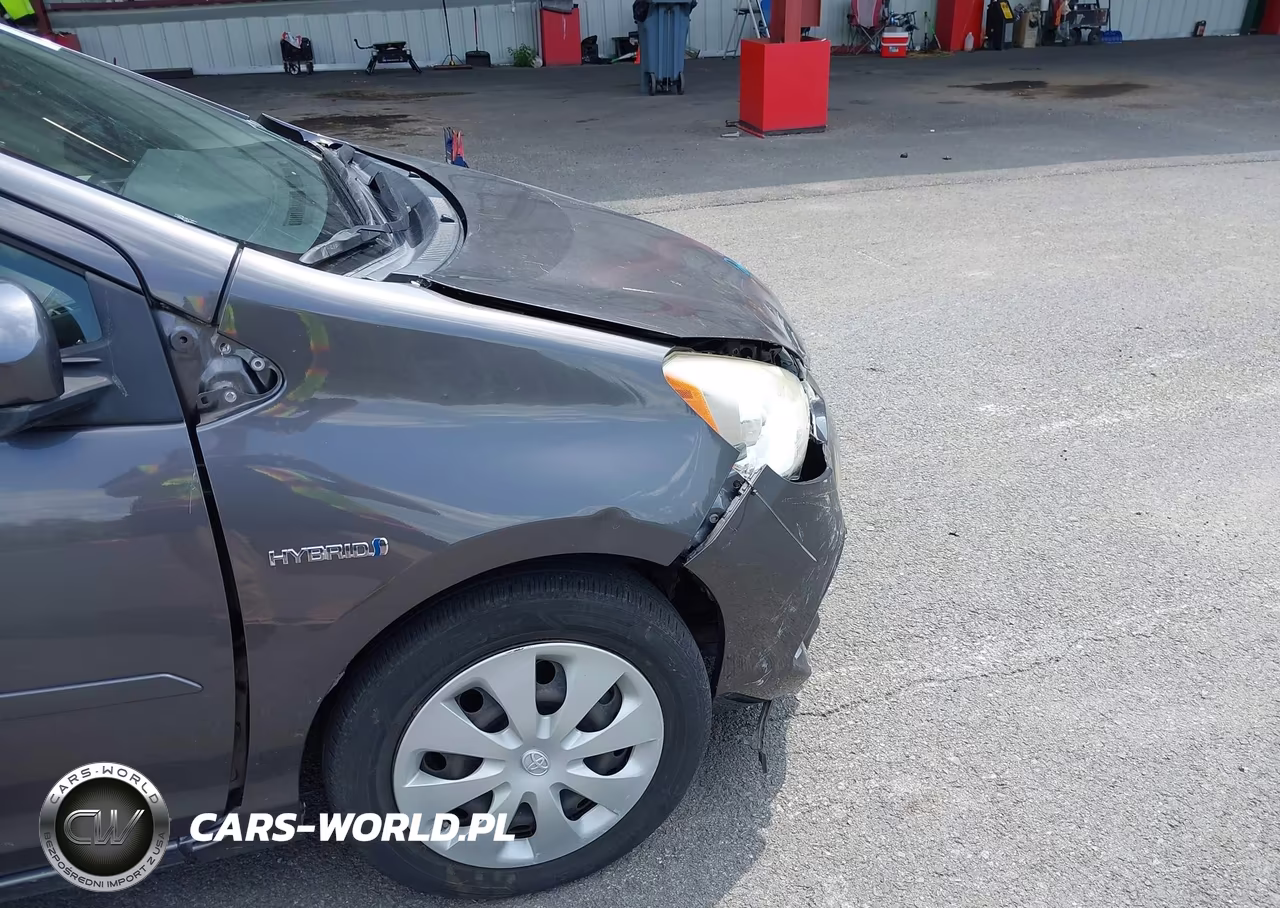 2013 Toyota Prius C Two VIN:JTDKDTB30D1040424 - 18