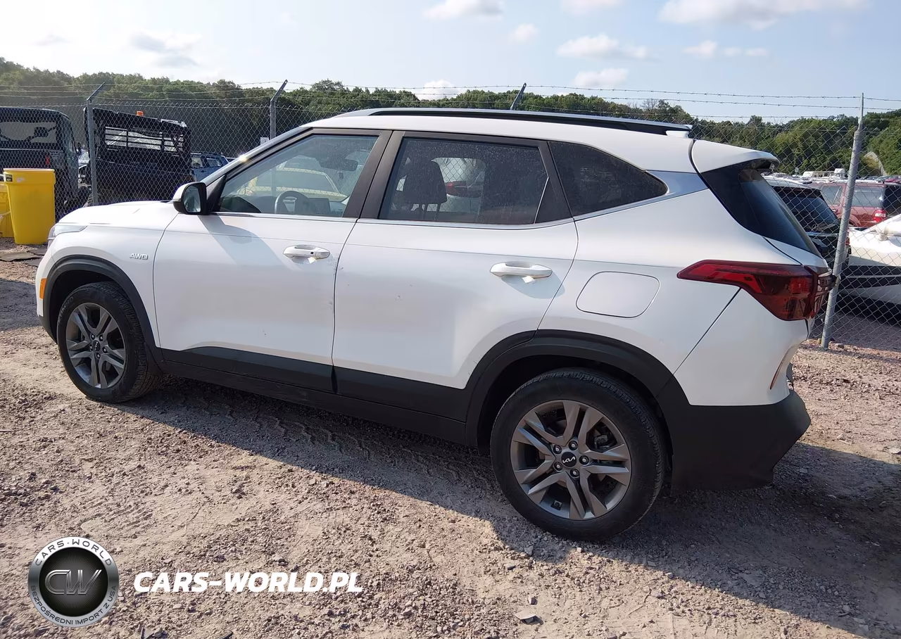 2023 Kia Seltos S VIN:KNDEUCAA8P7462357 - 3