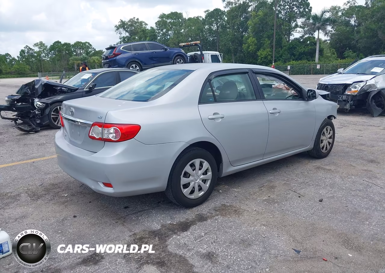 2011 Toyota Corolla Le VIN:JTDBU4EE3B9145802 - 4