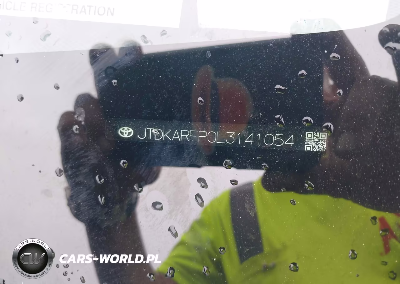 2020 Toyota Prius Prime Le VIN:JTDKARFP0L3141054 - 17