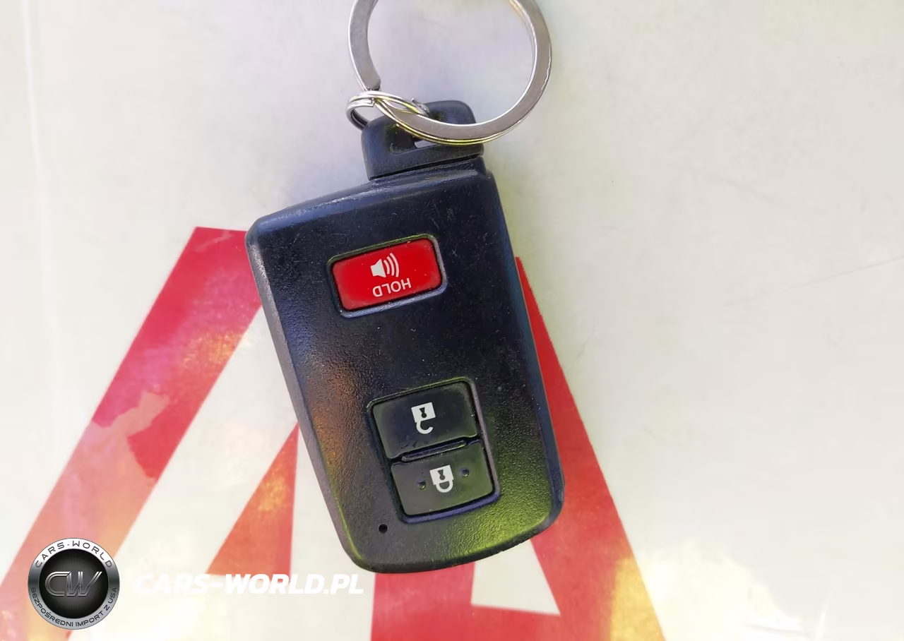 2012 Toyota Prius C Three VIN:JTDKDTB36C1523253 - 11