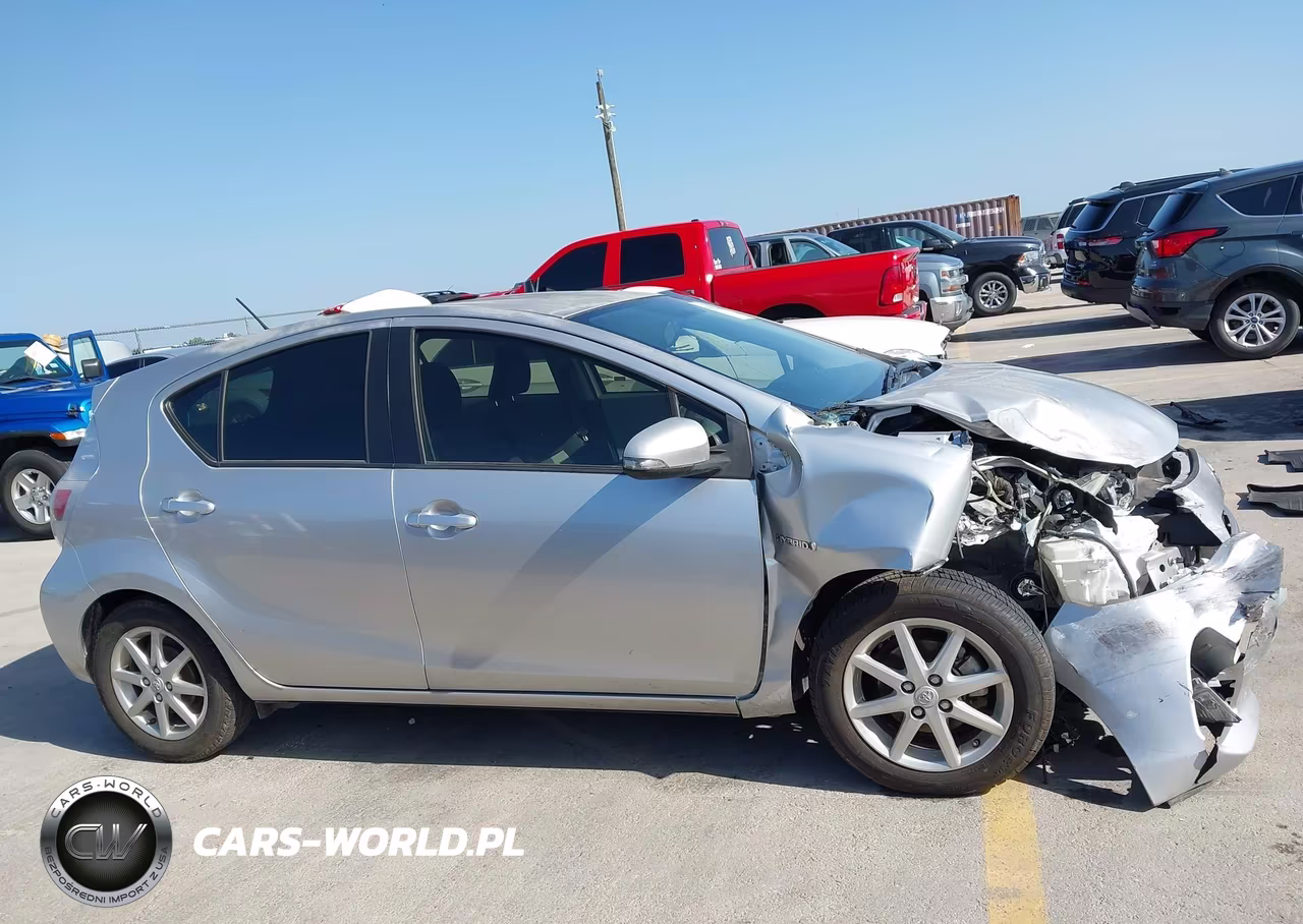 2012 Toyota Prius C Three VIN:JTDKDTB36C1523253 - 13