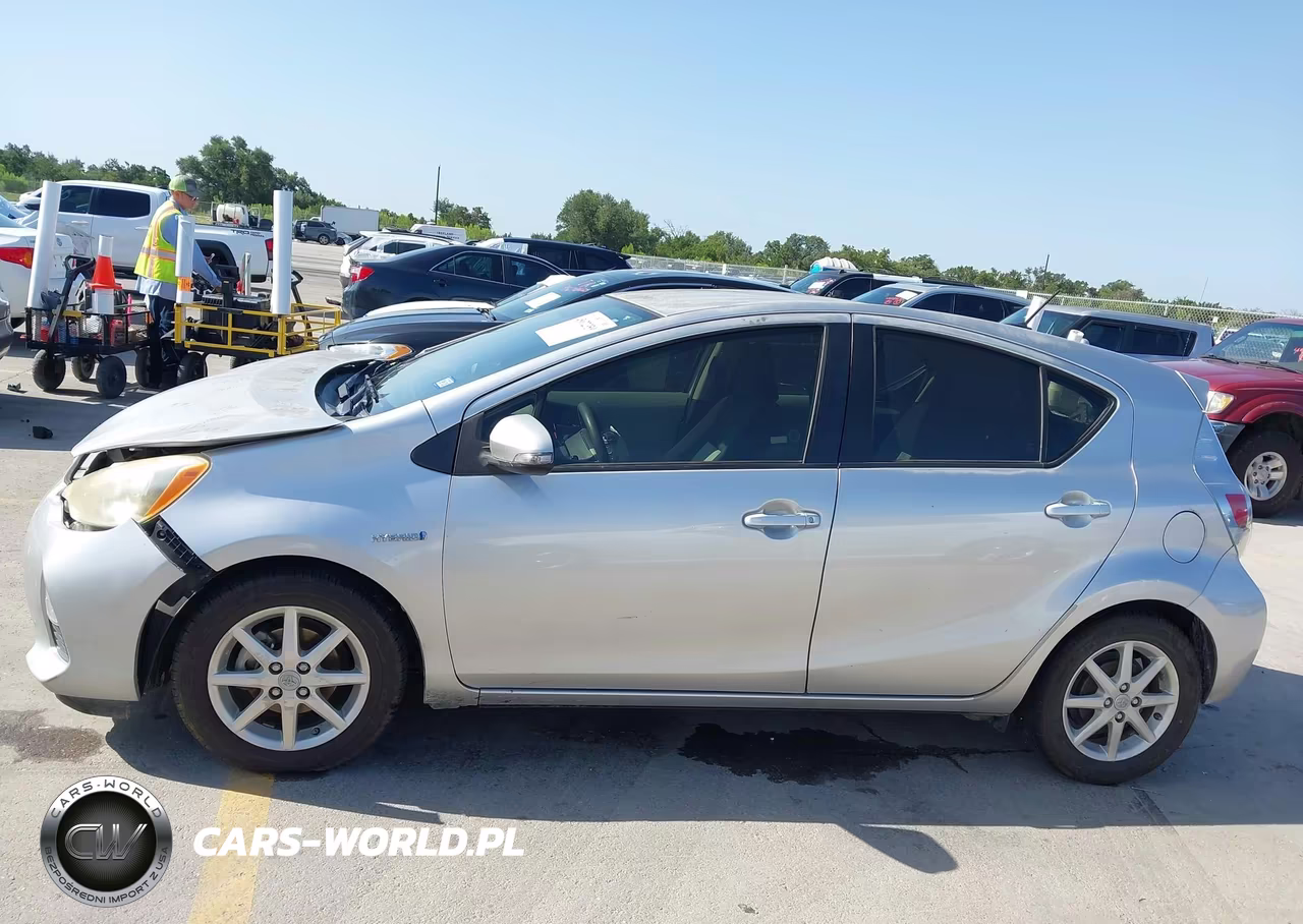 2012 Toyota Prius C Three VIN:JTDKDTB36C1523253 - 14